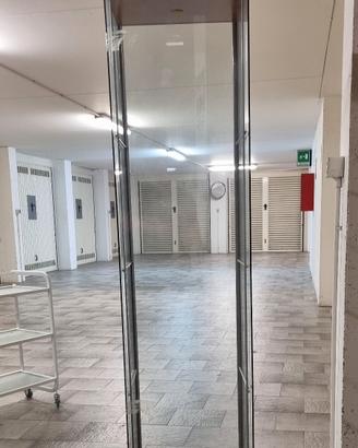 vetrina in vetro  porta tutto