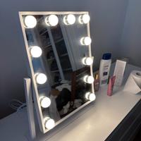 Specchio trucco con luci