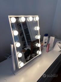 Specchio trucco con luci