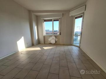 4 LOCALI A BESANA IN BRIANZA