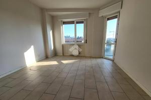 4 LOCALI A BESANA IN BRIANZA