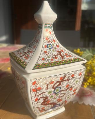 Vaso potiche porcellana con coperchio giapponese