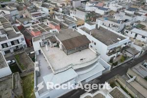 LOCALE COMMERCIALE ALTA VISIBILITÀ-VERSATILITA'