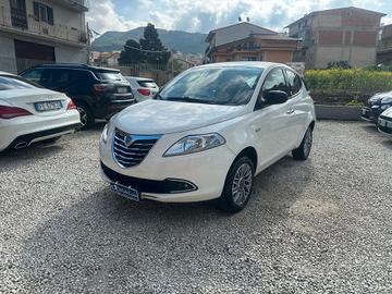 Lancia Ypsilon 0.9 TwinAir 85 CV 5 porte Metano Ec