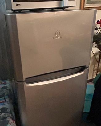 INDESIT TIAA 10 V // LG MH6038CS