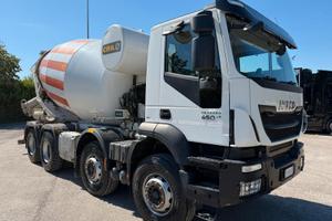 IVECO TRAKKER 450 con betoniera CIFA