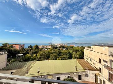 4 LOCALI A POZZUOLI
