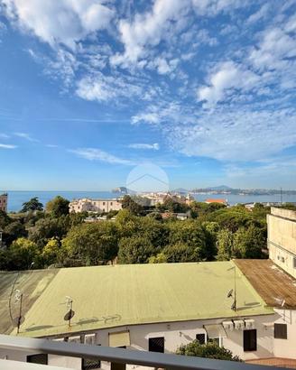 4 LOCALI A POZZUOLI