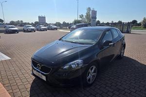 VOLVO V40 D2