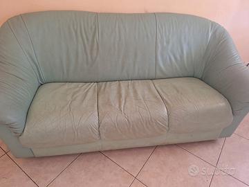 divano in pelle 