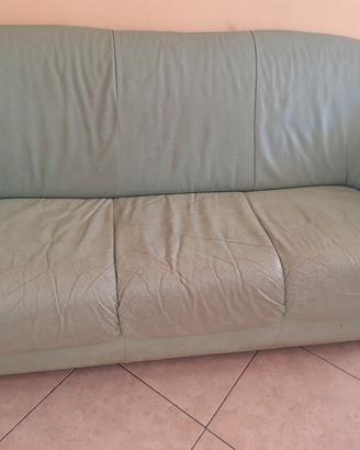 divano in pelle 