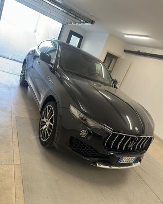 Maserati levante 3.0 250cv