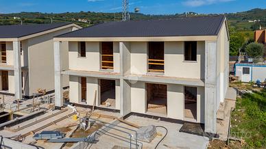 VILLA A SCHIERA A SOAVE