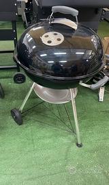 Barbecue weber 57 cm con ciminiera