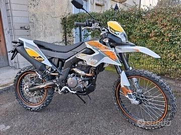Um DSR 125-MOTORE APRILIA-ENDURO