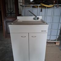 Lavella con mobiletto a due ante