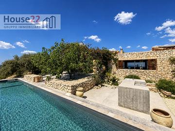 VILLA MODERNA con VISTA PANORAMICA sul MARE a NOTO