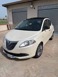 Lancia Ypsilon 1.2 Benzina con Tetto Apribile