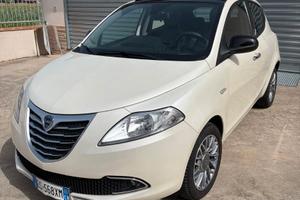 Lancia Ypsilon 1.2 Benzina con Tetto Apribile