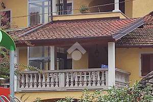 PORZIONE DI TRIFAMILIARE A CASSANO VALCUVIA