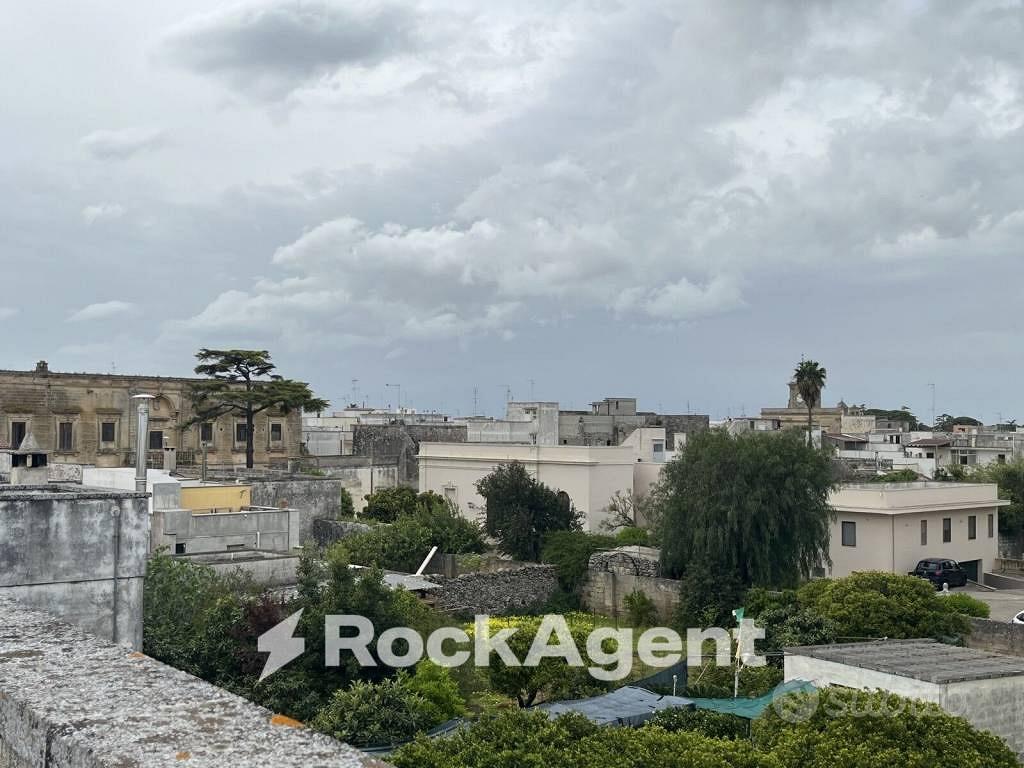 Appartamento di 173 m² con più di 5 locali a Castr