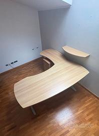 Scrivania angolare ampia superficie con cassettier