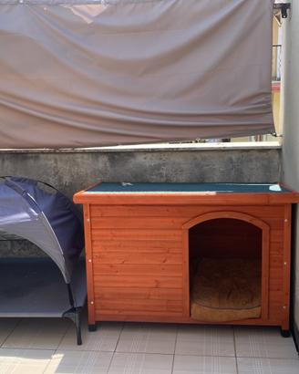 Grande cuccia in legno