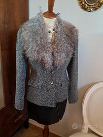 giacca con collo pelliccia 