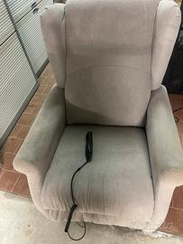 Poltrona motorizzata con due motori