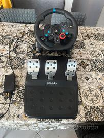 Volante e pedaliera e cambio