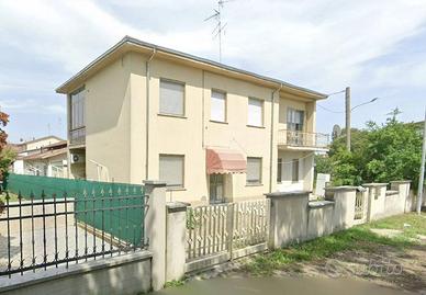 Immobile in asta di 94 m² con 2 locali e box auto 
