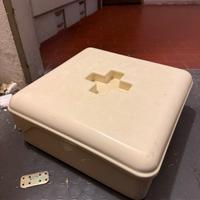 Porta medicine vintage in materiale plastico