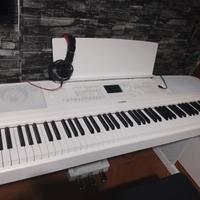 Pianoforte digitale Yamaha DGX670