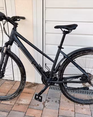 Biciletta trekking / cross CUBE