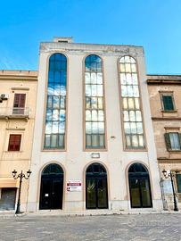 Intero stabile in Piazza Umberto I