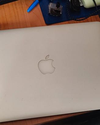 apple MacBook pro i5
