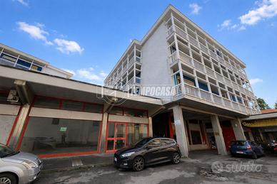 TRILOCALE IN CENTRO CON BOX AUTO