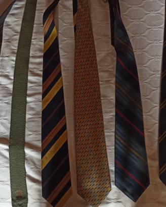 Cravatte Lanvin e Valentino