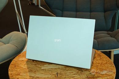 LG Gram 17 COPILOT+ AI 258V 32gb 2TB SPEDIZIONE