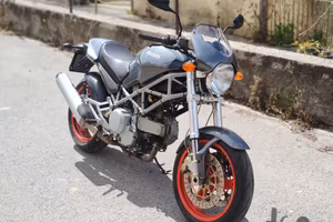 Monster 620 iè Senna impeccabile 