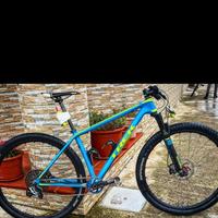 mtb trek 29 in carbonio