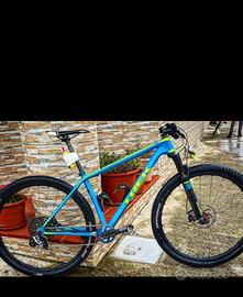 mtb trek 29 in carbonio