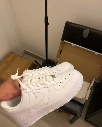Nike Air Force 1 bianco taglia 40 nuove