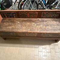 Panca in legno antica dipinta a mano stile tiroles