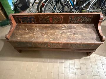 Panca in legno antica dipinta a mano stile tiroles