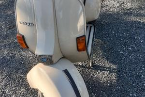 Vespa px 200 e conservata originale