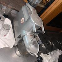 Frullatore spremiagrumi tritaghiaccio