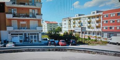 Telese T. ( Bn ) Appartamento con box