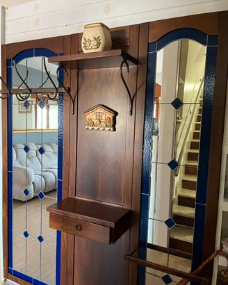 Mobile da ingresso classico in noce nazionale