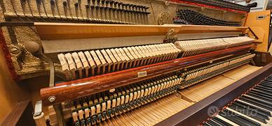 pianoforte verticale con meccanica Renner 